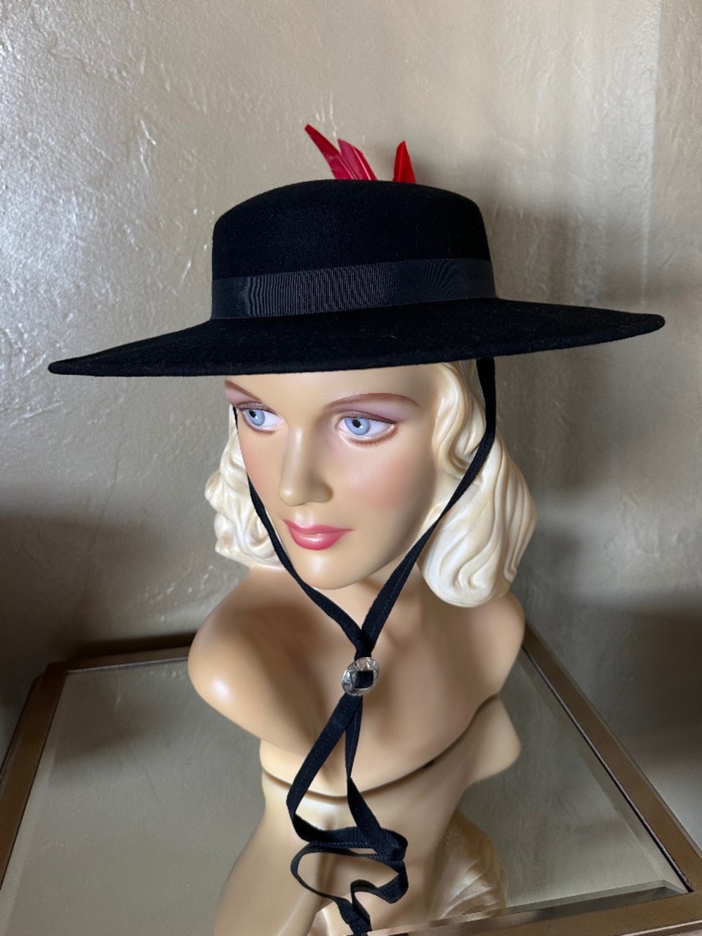 WESTERN STYLE VINTAGE HAT + RED FEATHERS & CHIN STRAP